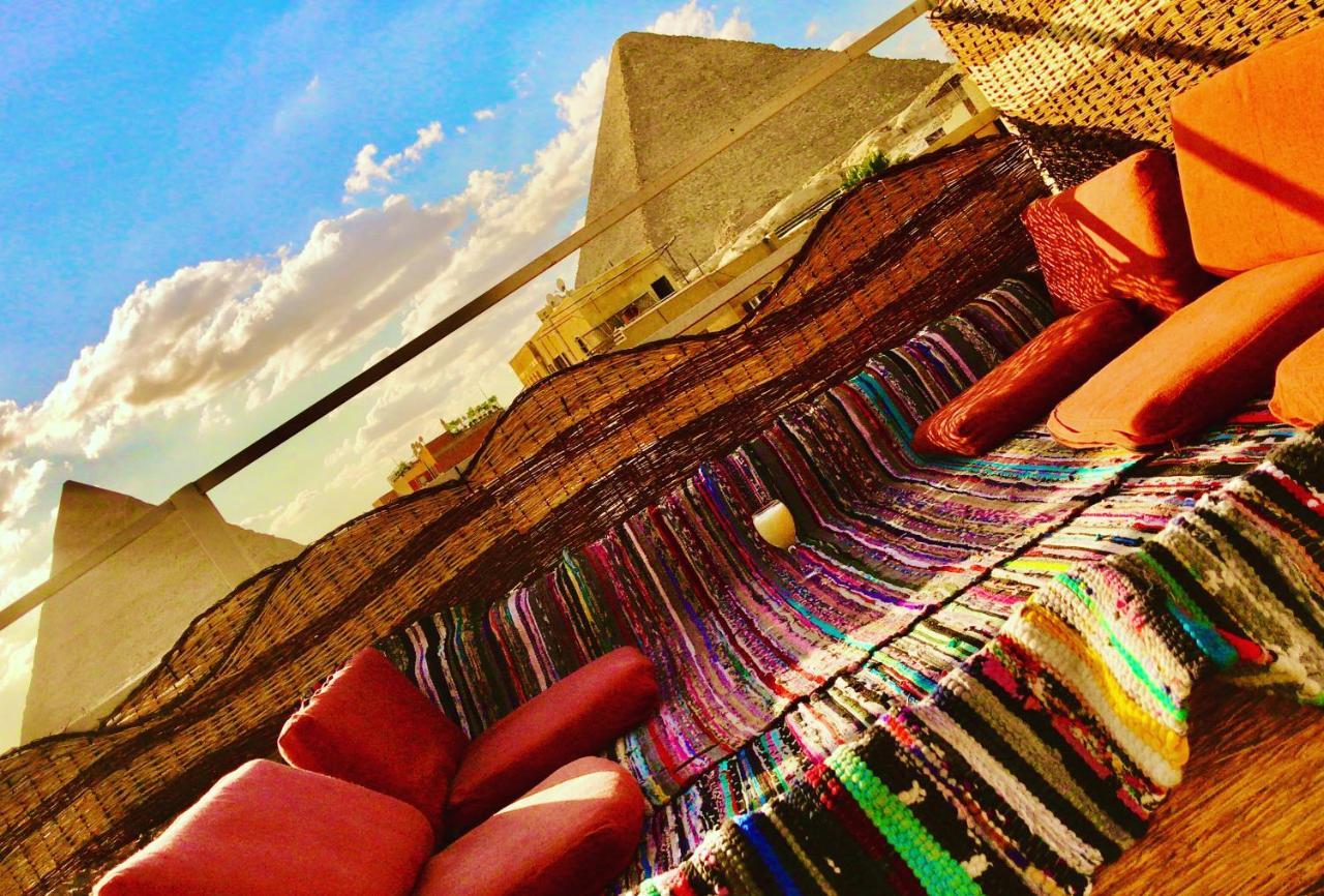 Carpet Alaadein Pyramids View Hotel Kafret el-Gabal Eksteriør billede